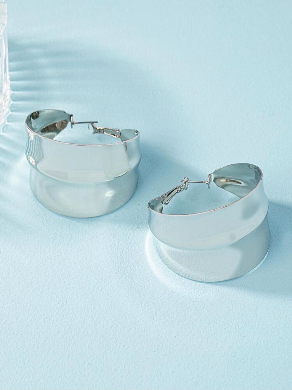 & Other Stories Sculptural Silver Twist Hoop Earrings - Picture 3 of 5
